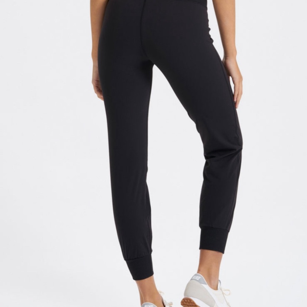 Vuori Daily Jogger